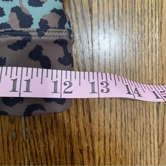 The Farmers Market Global Leopard Camo Sports Bra Size Medium, NWOT - Picture 4 of 4